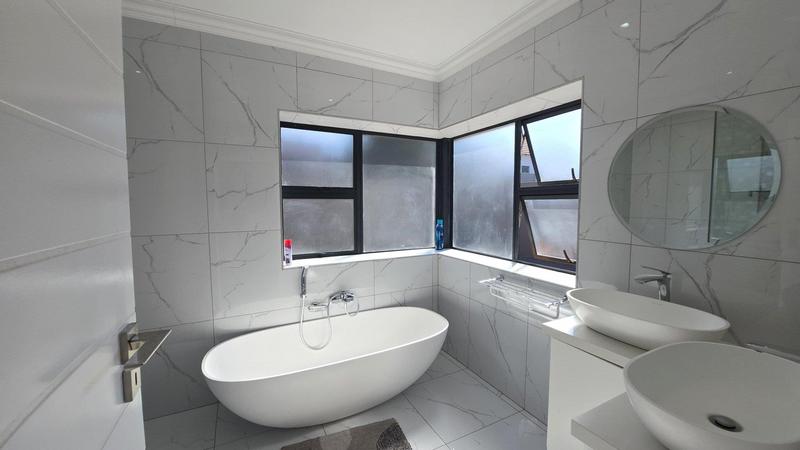 4 Bedroom Property for Sale in Leloko Lifestyle Estate North West
